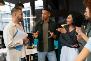 Comunicação institucional: como escrever editais, comunicados e avisos juridicamente corretos.