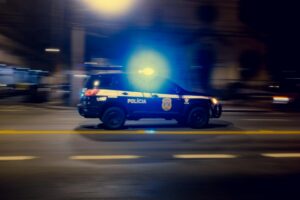 Os riscos civis e criminais da oferta irregular de cursos